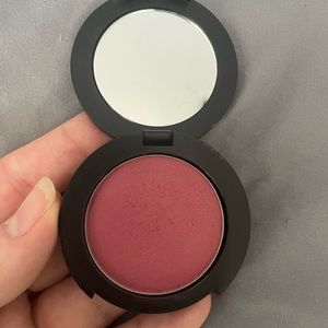 Younique blush in shade Spirited